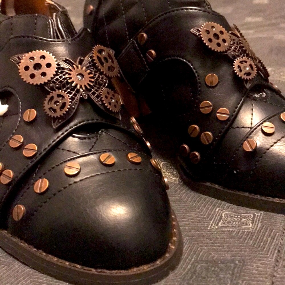 Icon steampunk heels